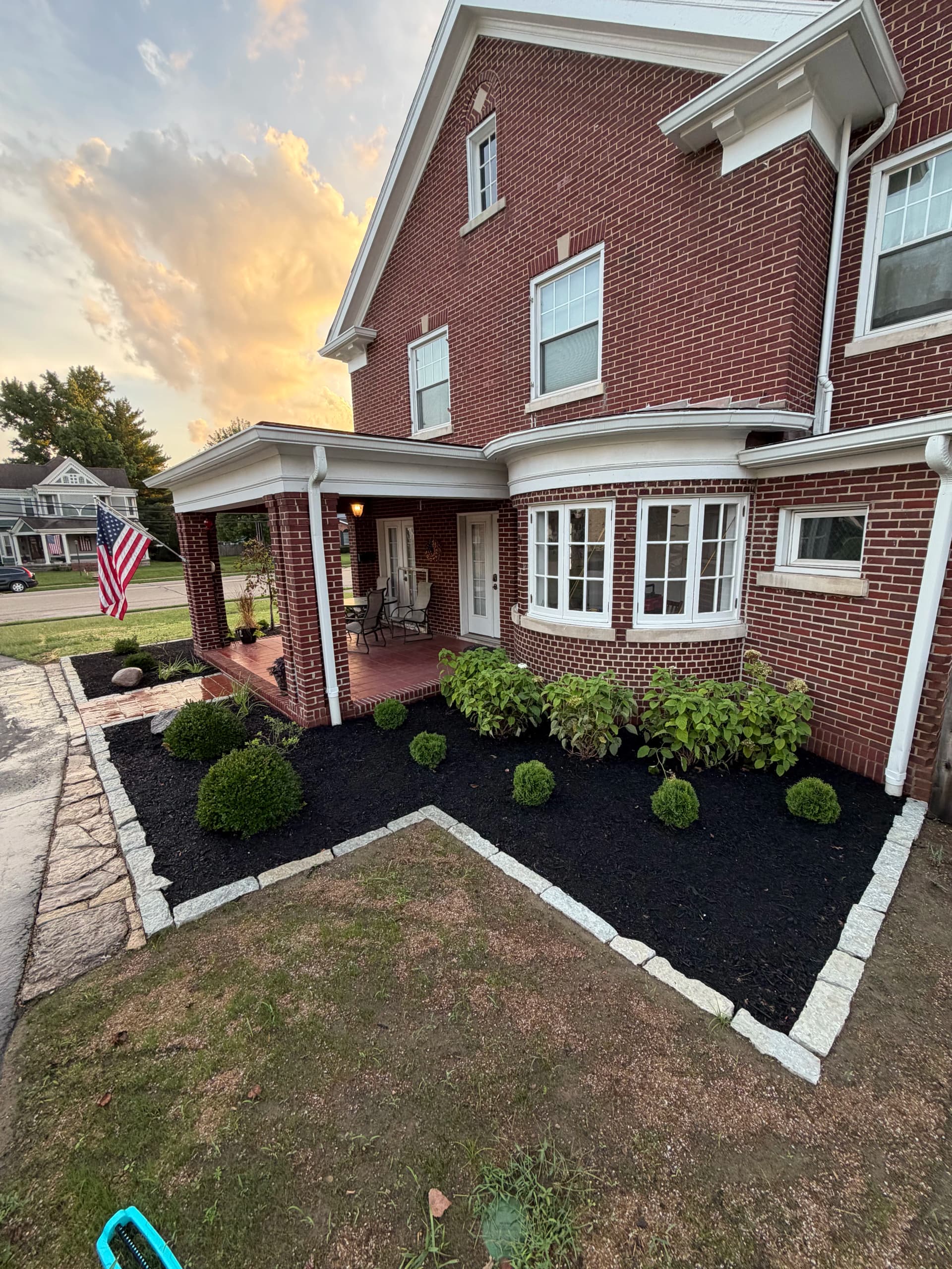 Gallery photos for Fresh Beds and Stone Edging for a Classic Franklin Home: Image #2